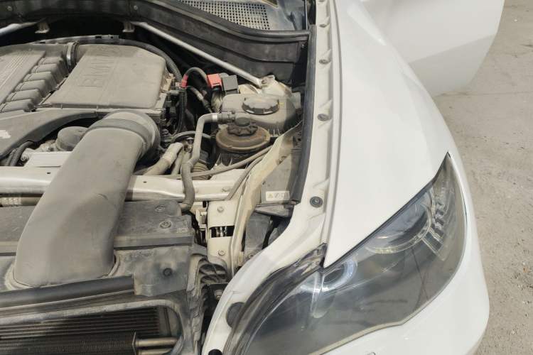 Used BMW X6 2012 xDrive35i Engine Bay Left