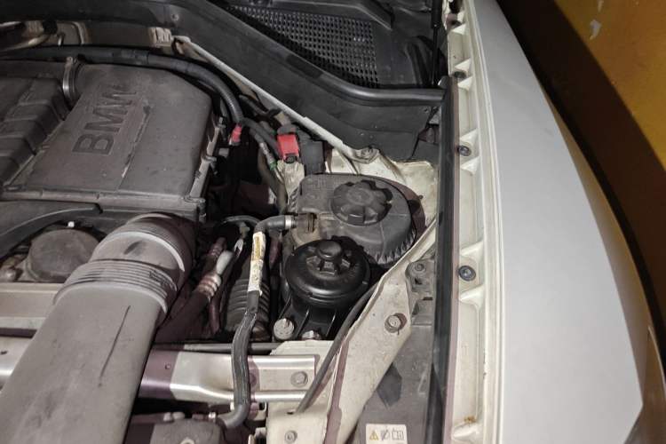 Used BMW X6  Engine Bay Left