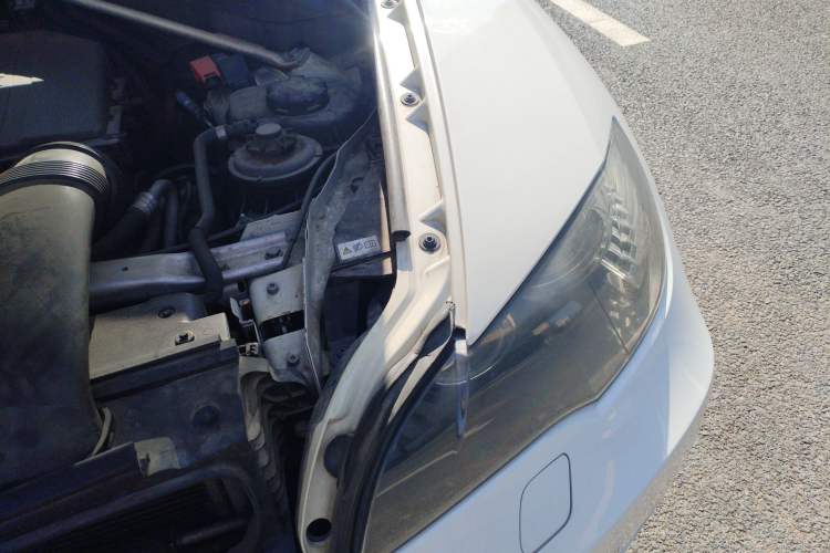 Used BMW X6 2012 xDrive35i Engine Bay Left
