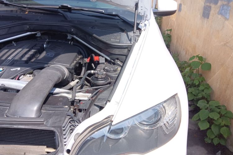 Used BMW X6 2012 xDrive35i Engine Bay Left