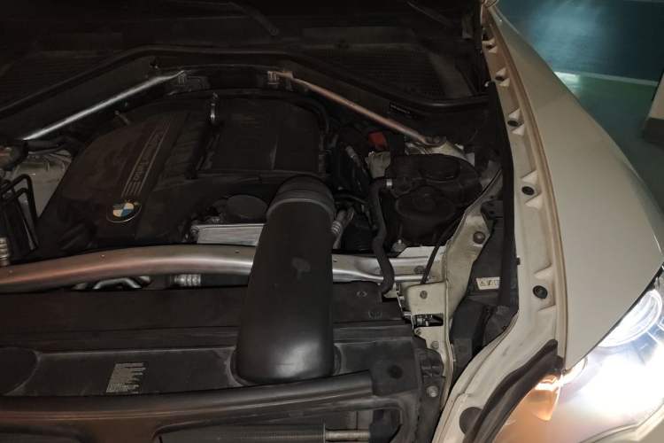 Used BMW X6 2012 xDrive35i Engine Bay Left