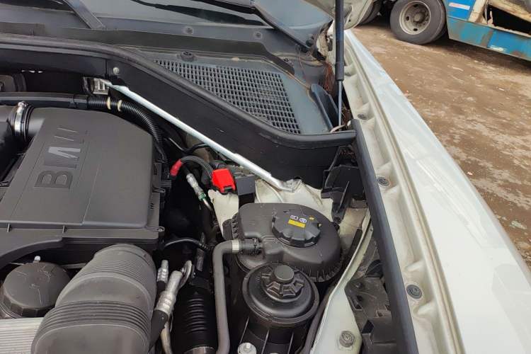 Used BMW X6  Engine Bay Left