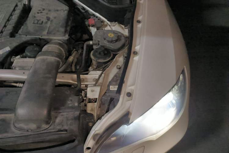 Used BMW X6 2012 xDrive35i Engine Bay Left