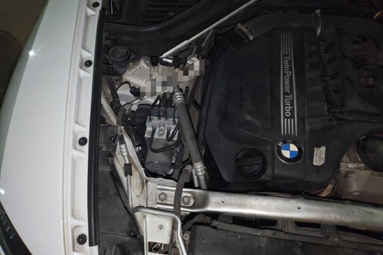 Used BMW X6 2012 xDrive35i Engine Bay Right