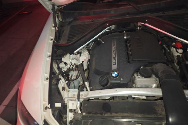 Used BMW X6 2012 xDrive35i Engine Bay Right