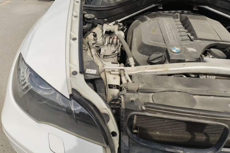 Used BMW X6 2012 xDrive35i Engine Bay Right