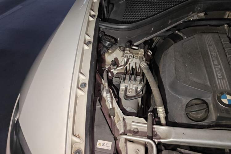 Used BMW X6  Engine Bay Right