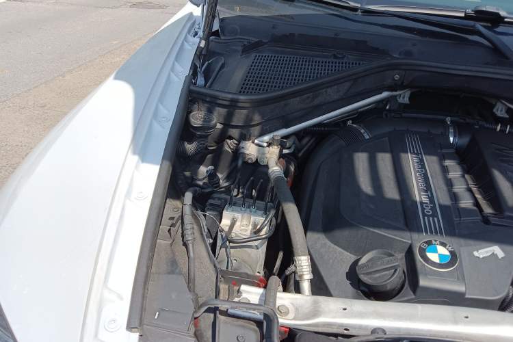 Used BMW X6 2012 xDrive35i Engine Bay Right