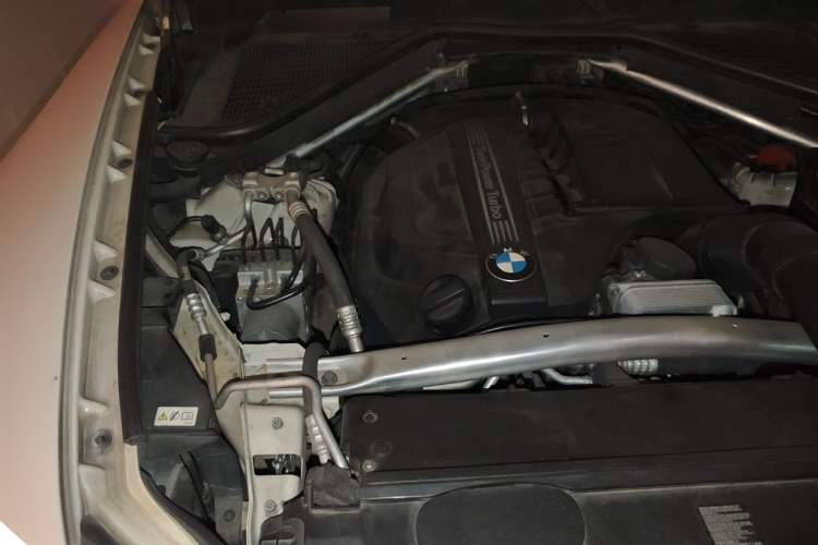 Used BMW X6 2012 xDrive35i Engine Bay Right
