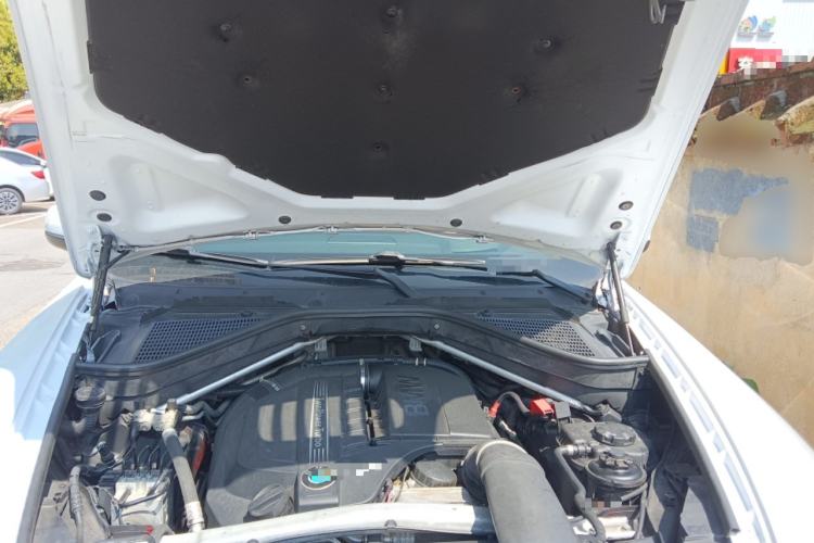 Used BMW X6 2012 xDrive35i Engine Bay