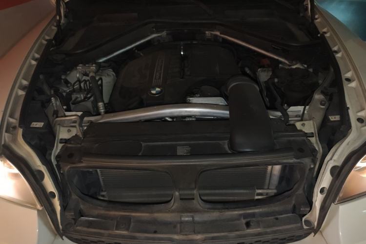 Used BMW X6 2012 xDrive35i Engine Bay