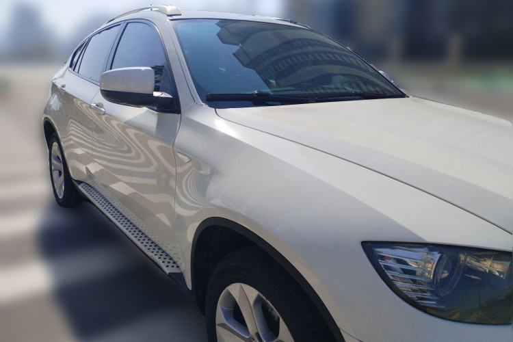 Used BMW X6 2012 xDrive35i Front Right 45 Deg