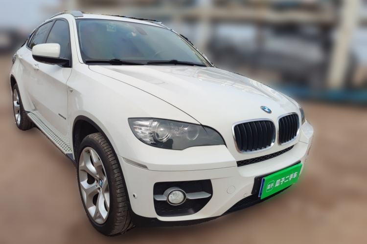 Used BMW X6  Front Right 45 Deg