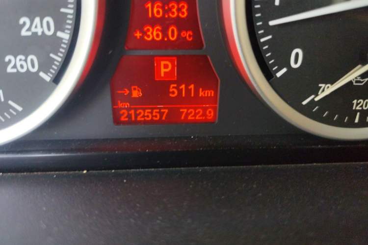 Used BMW X6 2012 xDrive35i Odometer Close Up