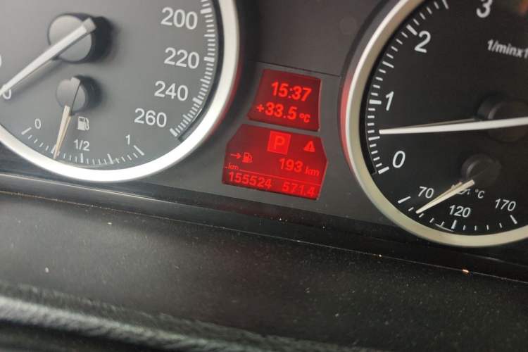 Used BMW X6 2012 xDrive35i Odometer Close Up