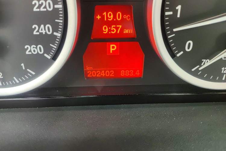 Used BMW X6  Odometer Close Up