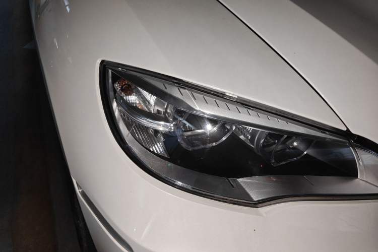 Used BMW X6  Right Front Headlight
