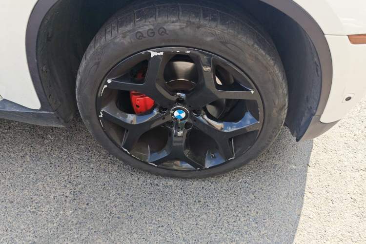 Used BMW X6  Right Front Wheel Hub