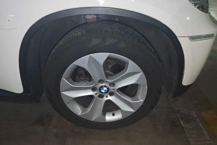 Used BMW X6 2012 xDrive35i Right Front Wheel Hub