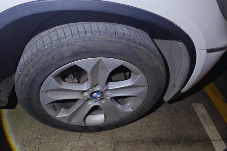 Used BMW X6 2012 xDrive35i Right Front Wheel Hub