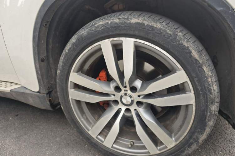 Used BMW X6 2012 xDrive35i Right Front Wheel Hub
