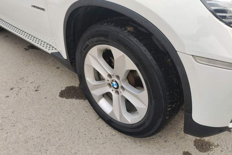 Used BMW X6 2012 xDrive35i Right Front Wheel Hub