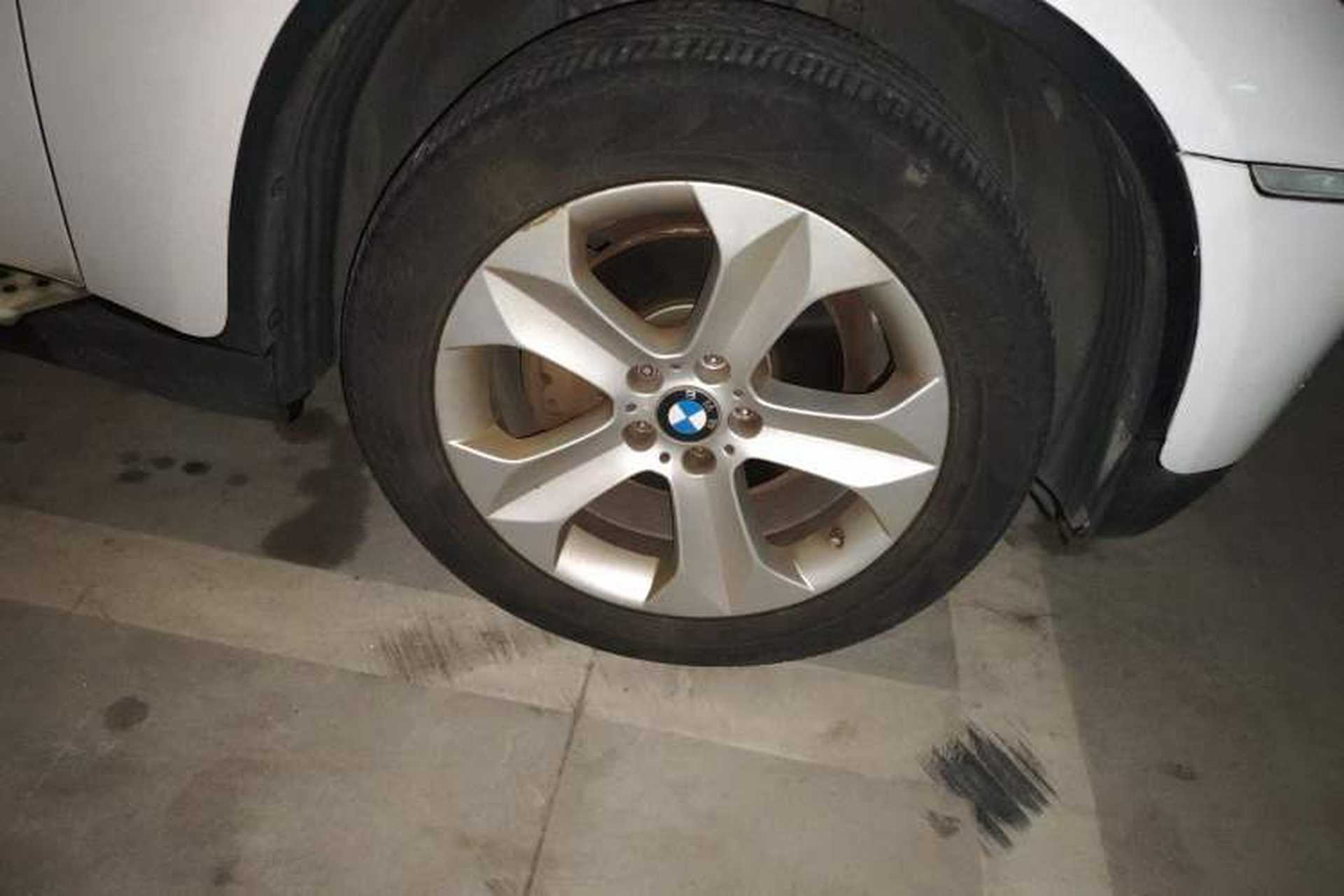 Used BMW X6 2012 xDrive35i Right Front Wheel Hub