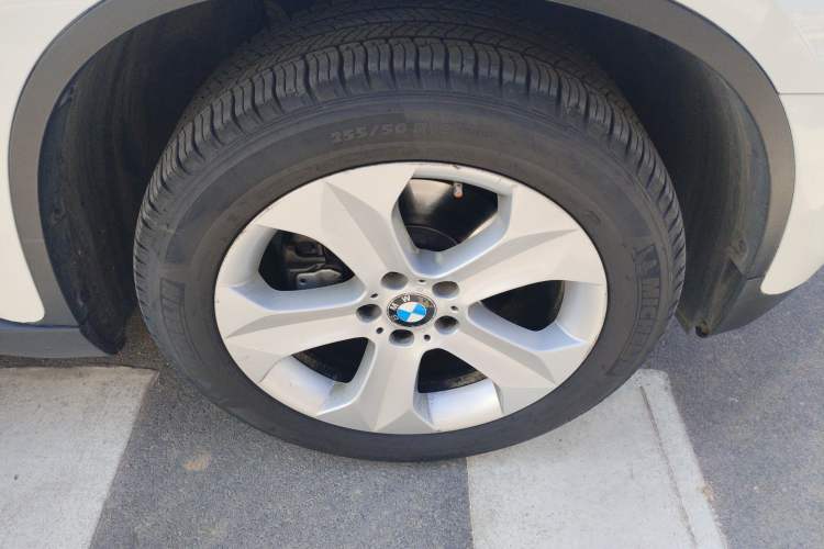 Used BMW X6 2012 xDrive35i Right Front Wheel Hub