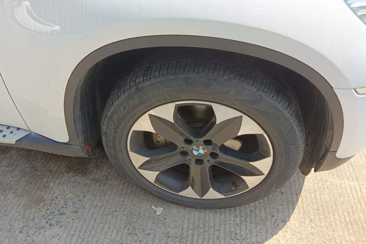 Used BMW X6 2012 xDrive35i Right Front Wheel Hub
