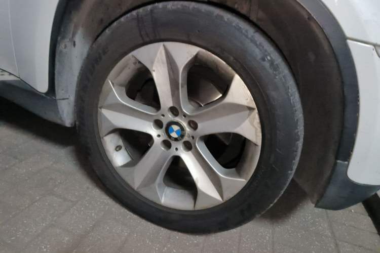 Used BMW X6 2012 xDrive35i Right Front Wheel Hub