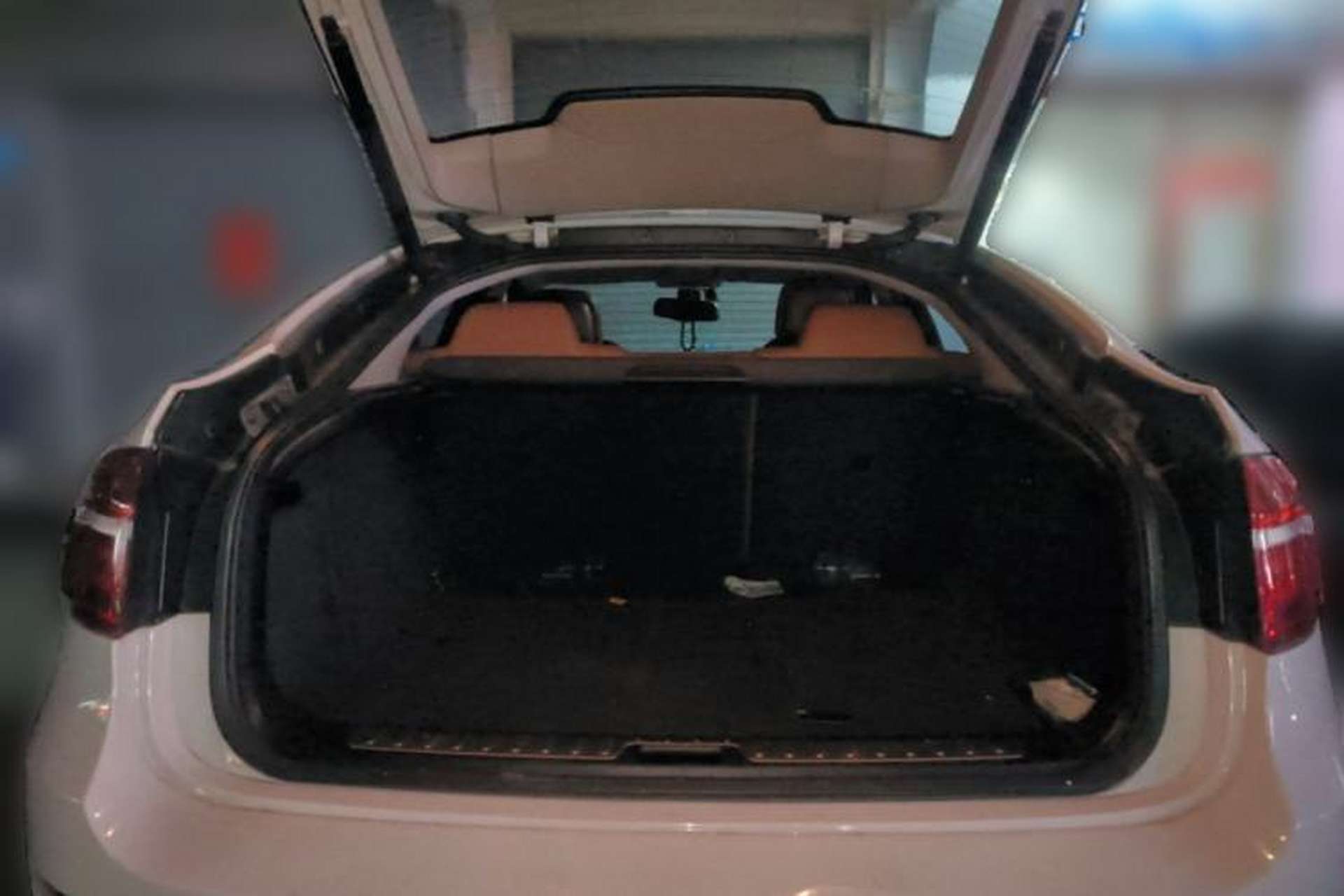 Used BMW X6 2012 xDrive35i Trunk