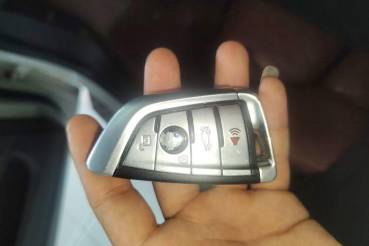 Used BMW X6  Vehicle Key
