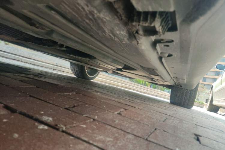Used BMW X6  Chassis Front Left