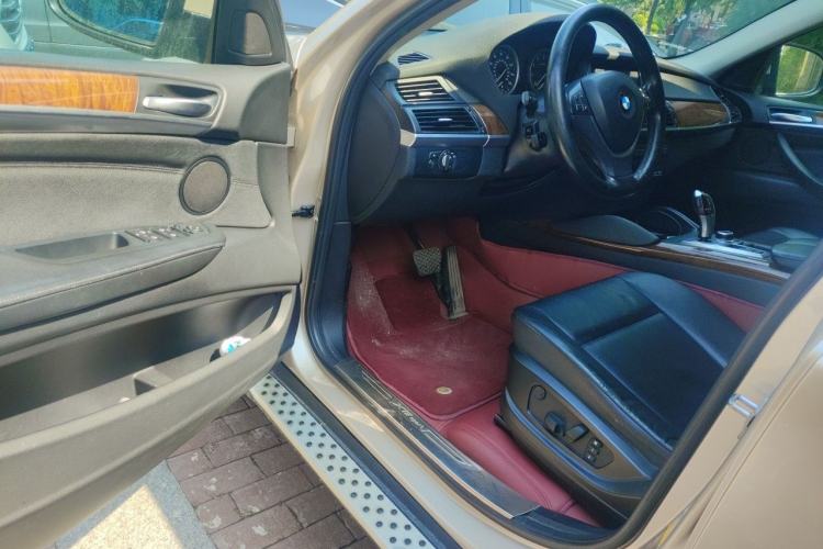 Used BMW X6  Driver Seat