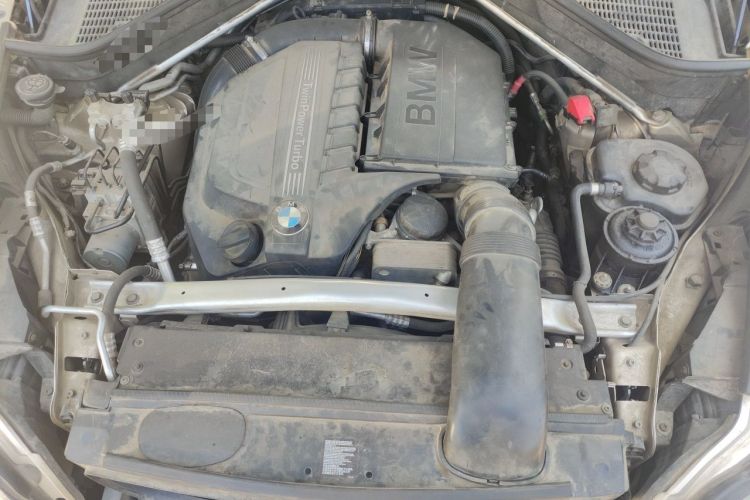 Used BMW X6  Engine Bay