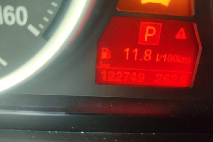 Used BMW X6  Odometer Close Up
