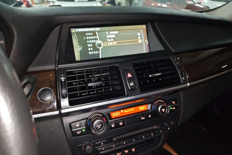 Used BMW X6 2013 xDrive35i Audio And AC Panel