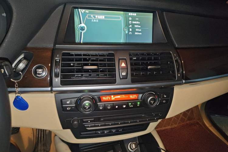 Used BMW X6 2013 xDrive35i Audio And AC Panel