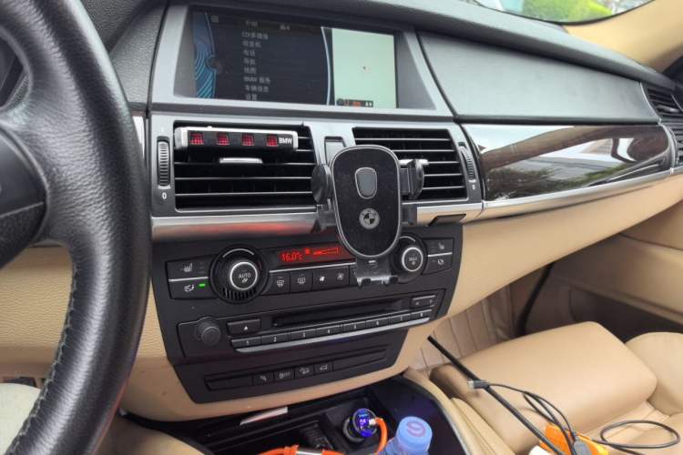 Used BMW X6 2013 xDrive35i Audio And AC Panel