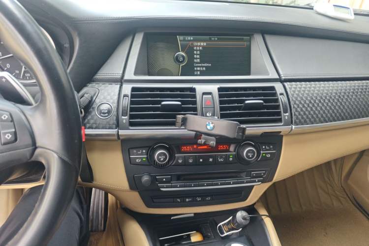 Used BMW X6 2013 xDrive40i Audio And AC Panel