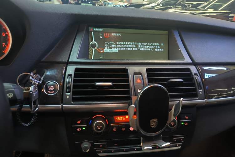 Used BMW X6 2013 xDrive35i Audio And AC Panel