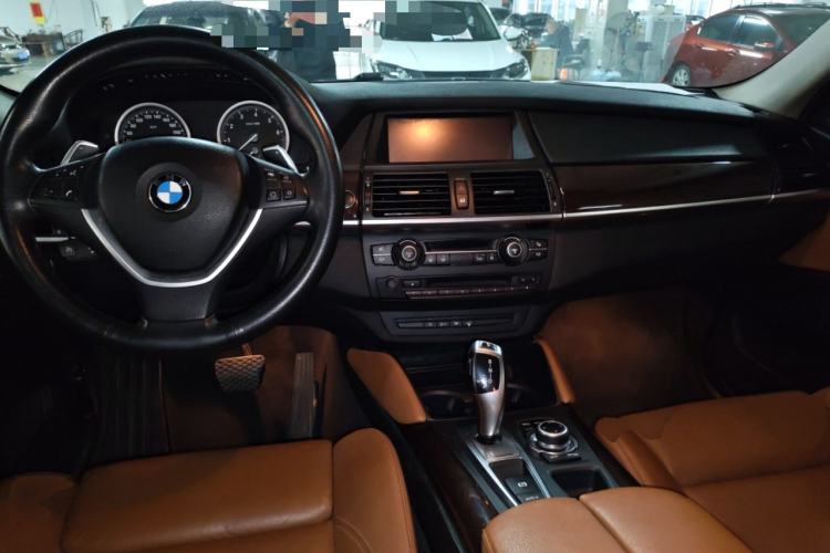 Used BMW X6 2013 xDrive35i Center Console