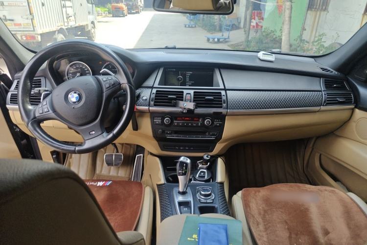 Used BMW X6 2013 xDrive40i Center Console
