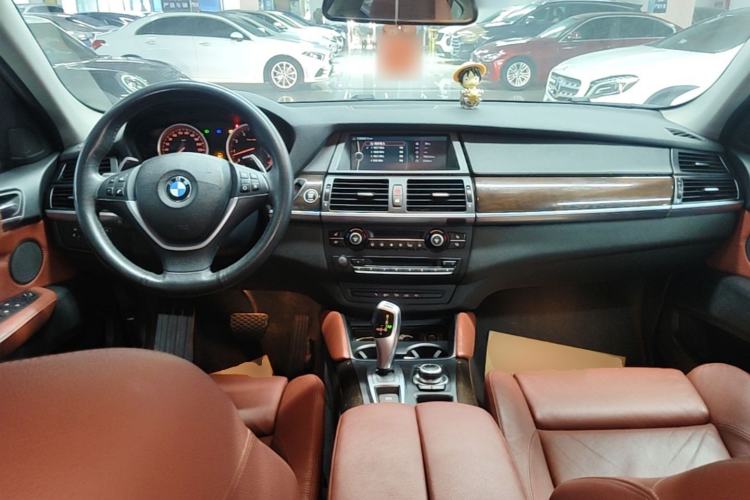 Used BMW X6 2013 xDrive35i Center Console
