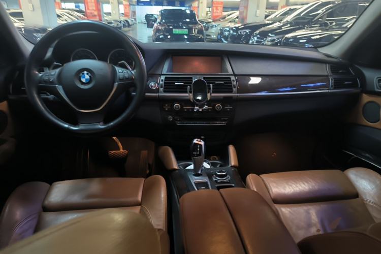 Used BMW X6 2013 xDrive35i Center Console