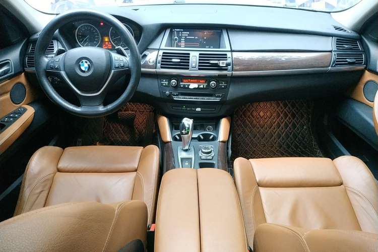 Used BMW X6 2013 xDrive35i Center Console