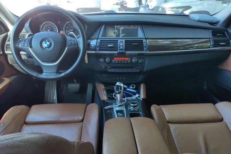 Used BMW X6  Center Console