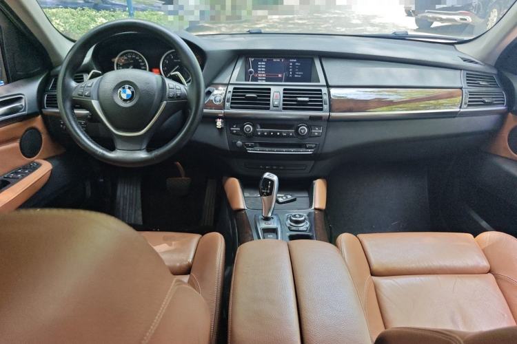 Used BMW X6  Center Console
