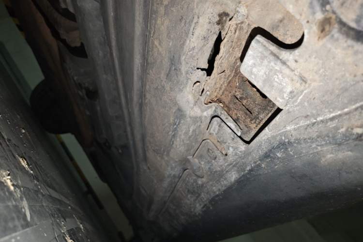 Used BMW X6  Chassis Front Left