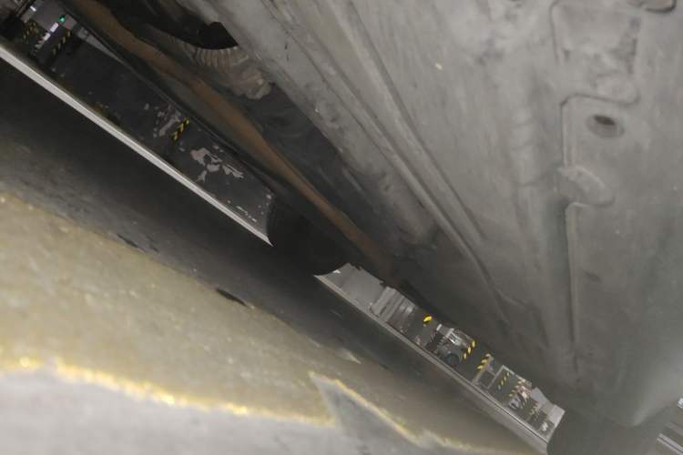 Used BMW X6  Chassis Front Left
